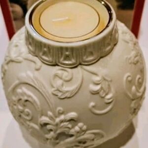Lenox Cream Embossed Ceramic Tealight Holder with Gold Trim
